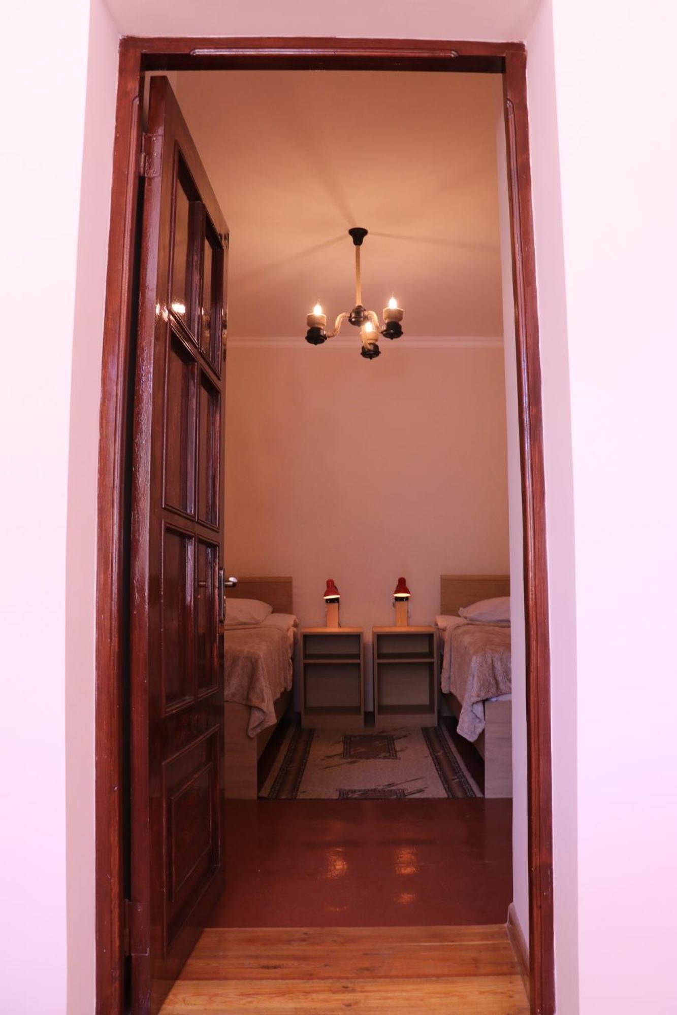 Legend Guest House Yekhegis Exteriör bild