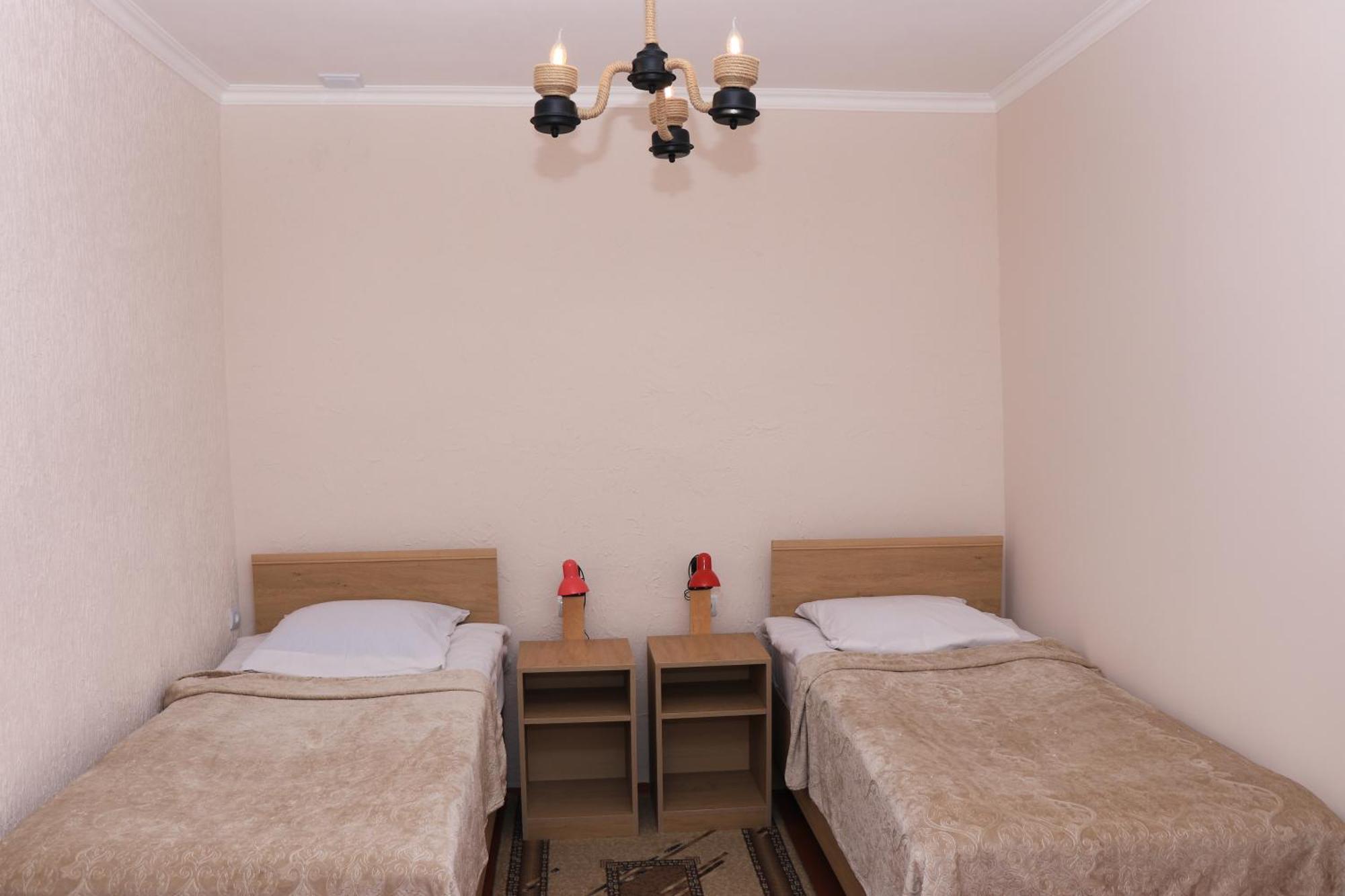 Legend Guest House Yekhegis Exteriör bild
