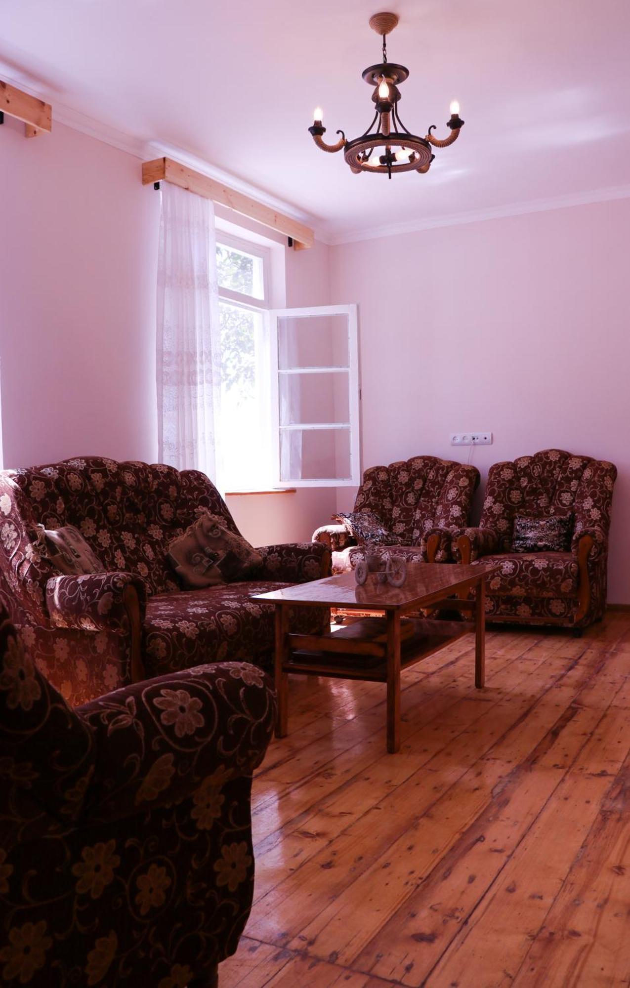 Legend Guest House Yekhegis Exteriör bild