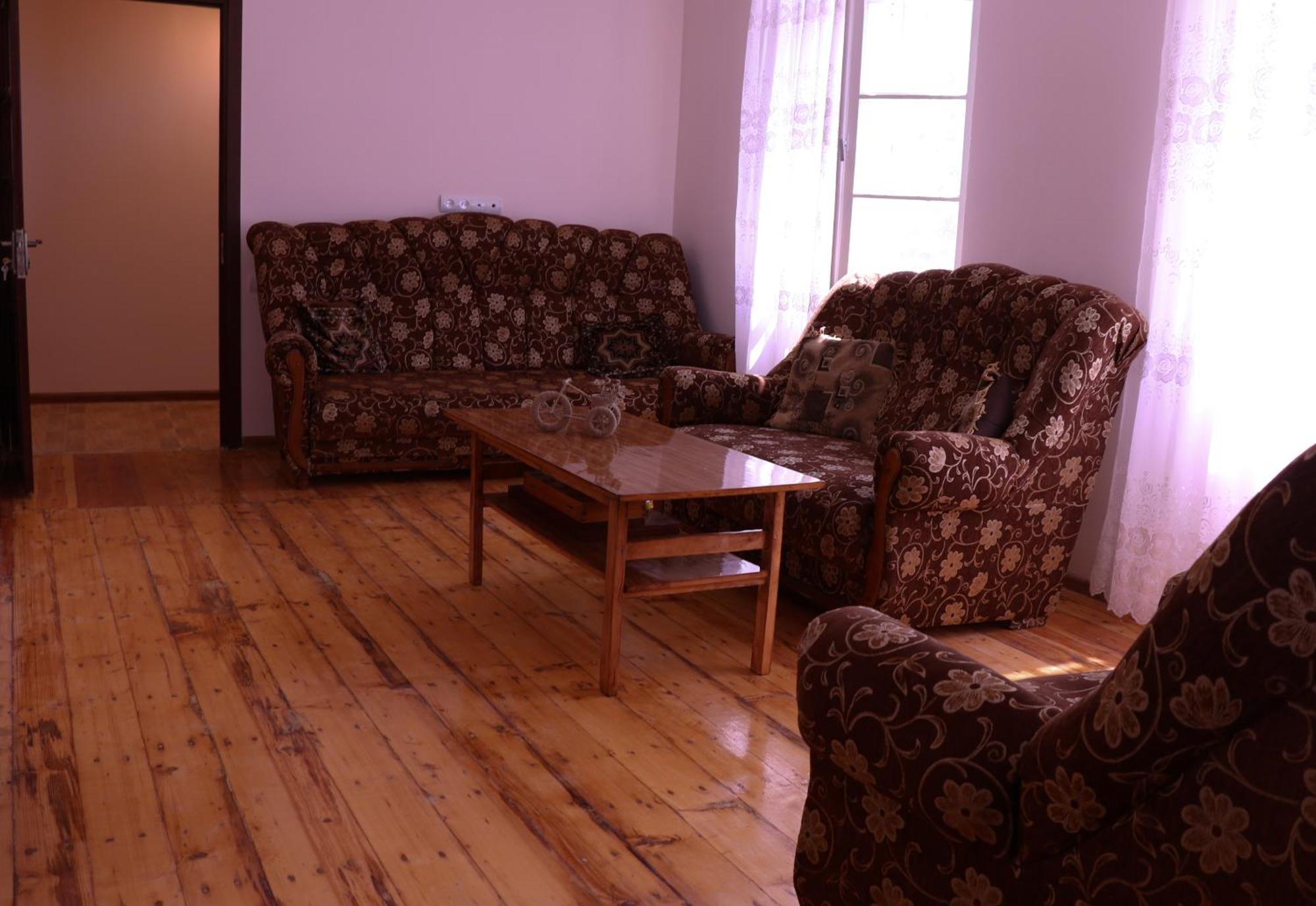Legend Guest House Yekhegis Exteriör bild