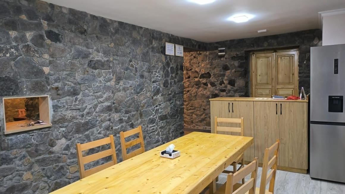 Legend Guest House Yekhegis Exteriör bild